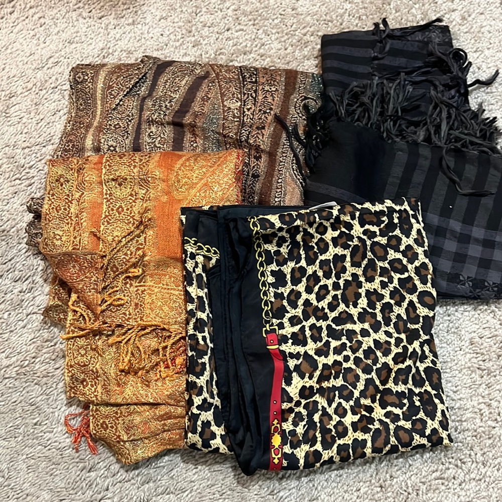 Multiple scarfs